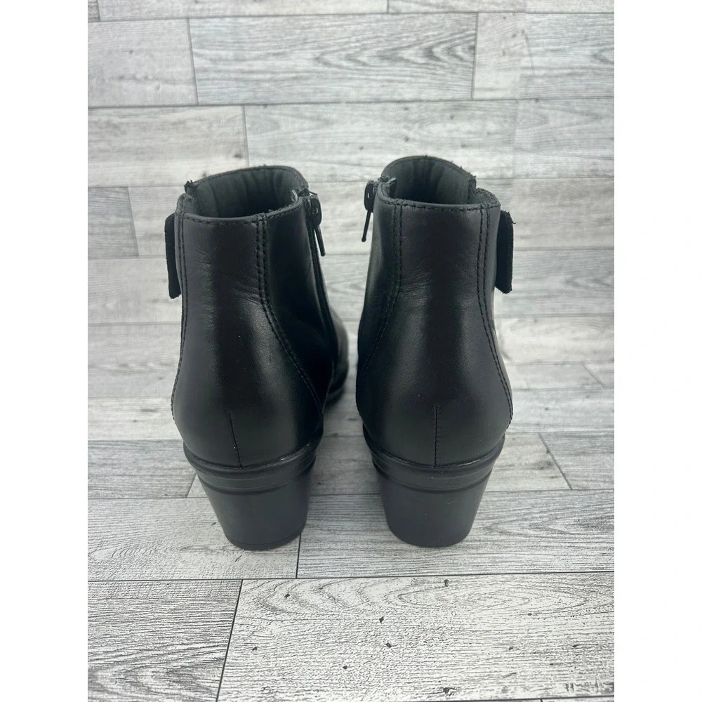 Clarks Collection Black Leather Ankle Boots‎ Block Heel Side Zip Women Sz 8.5M
